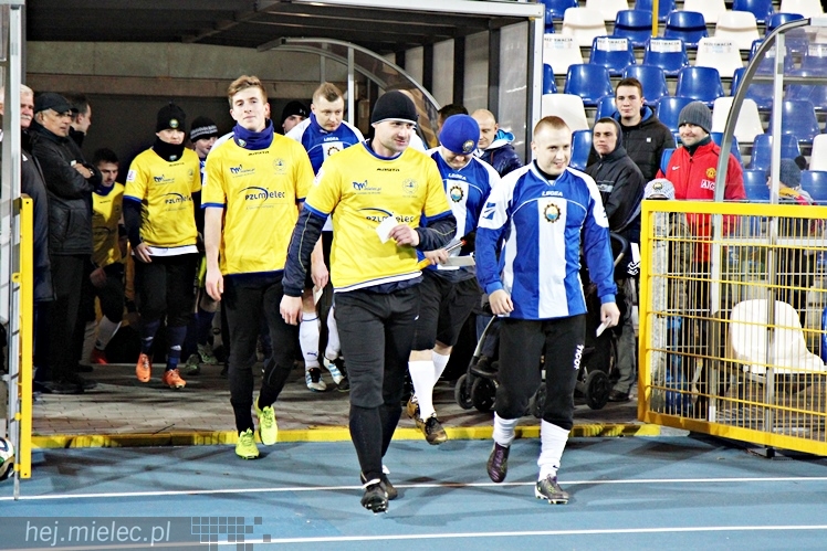 Mecz Wigilijny 2014 na Stadionie Miejskim: Piłkarze - Kibice 6:5
