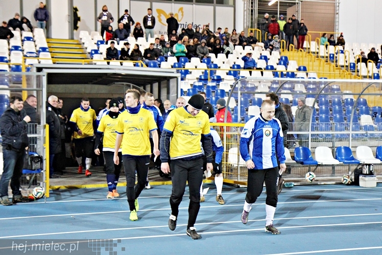Mecz Wigilijny 2014 na Stadionie Miejskim: Piłkarze - Kibice 6:5