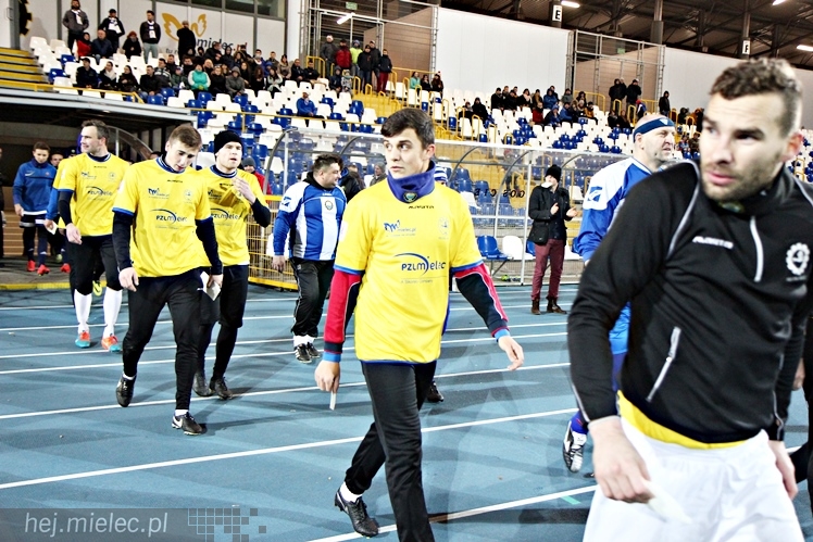 Mecz Wigilijny 2014 na Stadionie Miejskim: Piłkarze - Kibice 6:5