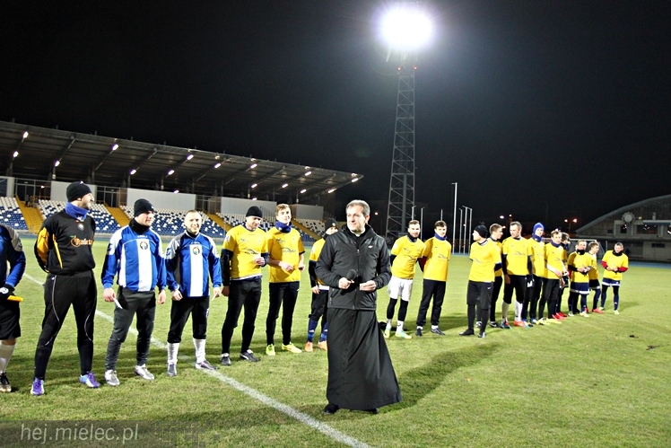 Mecz Wigilijny 2014 na Stadionie Miejskim: Piłkarze - Kibice 6:5