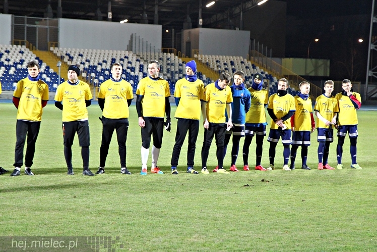 Mecz Wigilijny 2014 na Stadionie Miejskim: Piłkarze - Kibice 6:5