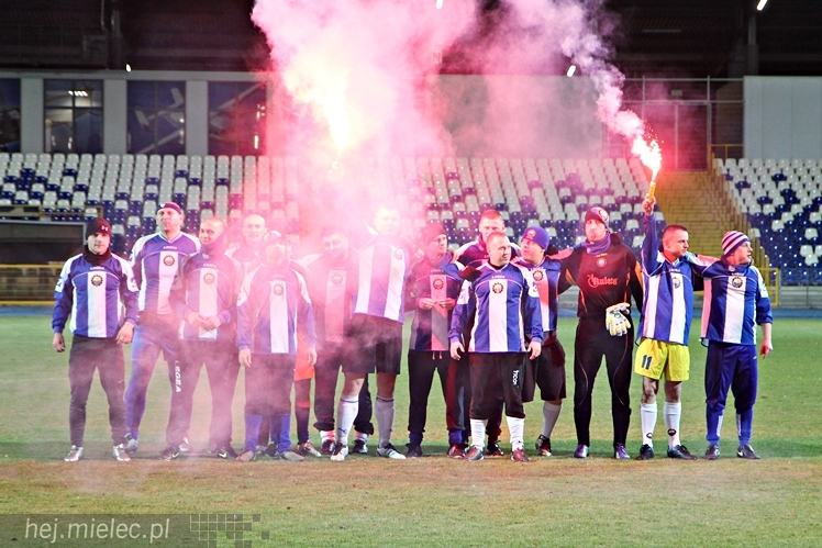 Mecz Wigilijny 2014 na Stadionie Miejskim: Piłkarze - Kibice 6:5