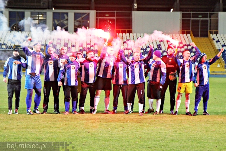 Mecz Wigilijny 2014 na Stadionie Miejskim: Piłkarze - Kibice 6:5