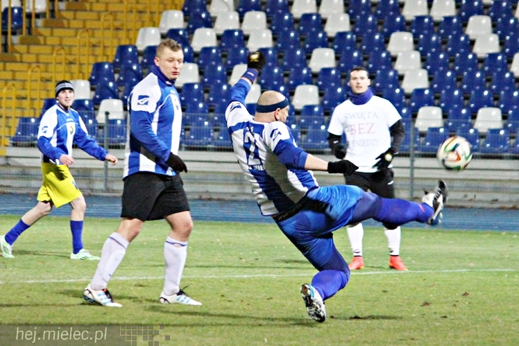 Mecz Wigilijny 2014 na Stadionie Miejskim: Piłkarze - Kibice 6:5