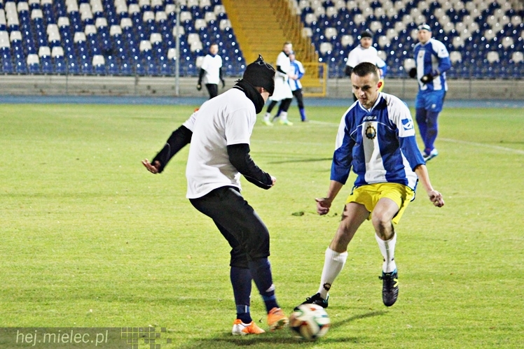 Mecz Wigilijny 2014 na Stadionie Miejskim: Piłkarze - Kibice 6:5