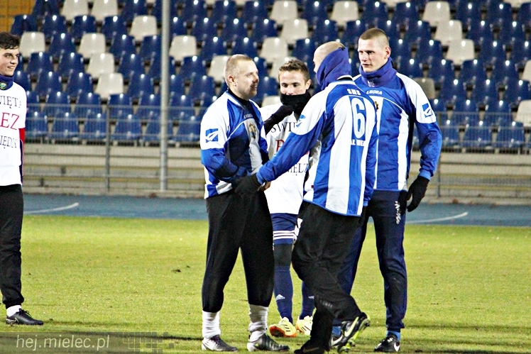 Mecz Wigilijny 2014 na Stadionie Miejskim: Piłkarze - Kibice 6:5