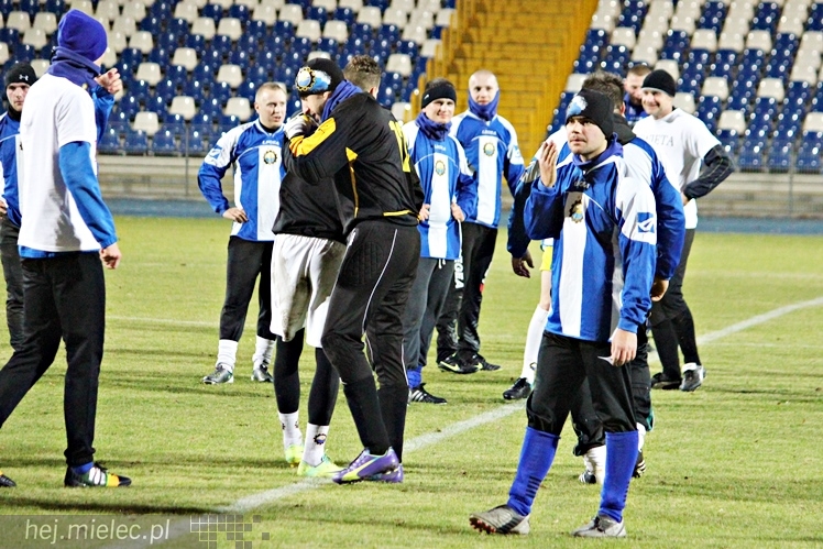 Mecz Wigilijny 2014 na Stadionie Miejskim: Piłkarze - Kibice 6:5