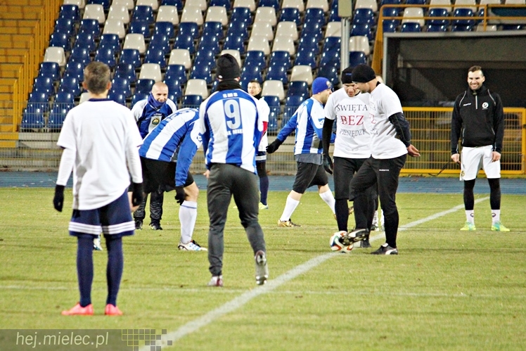 Mecz Wigilijny 2014 na Stadionie Miejskim: Piłkarze - Kibice 6:5