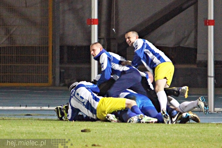 Mecz Wigilijny 2014 na Stadionie Miejskim: Piłkarze - Kibice 6:5