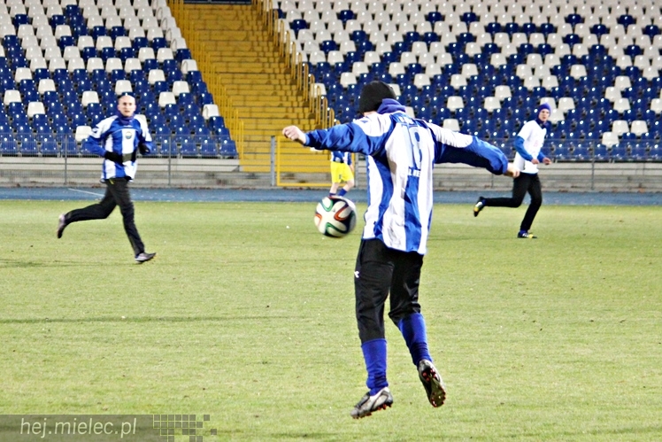 Mecz Wigilijny 2014 na Stadionie Miejskim: Piłkarze - Kibice 6:5