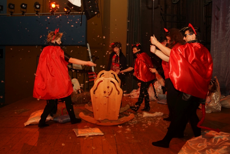 ?1: 0 dla Nieba?, czyli przedstawienie jasełkowe podopiecznych filii OREW w Woli Pławskiej