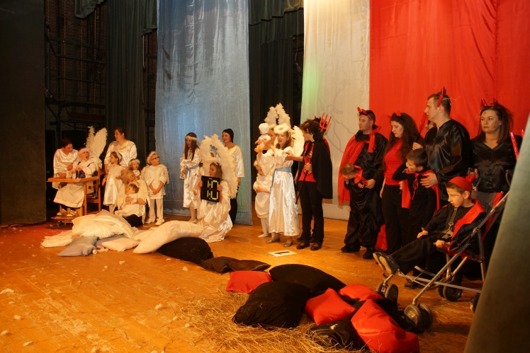 ?1: 0 dla Nieba?, czyli przedstawienie jasełkowe podopiecznych filii OREW w Woli Pławskiej