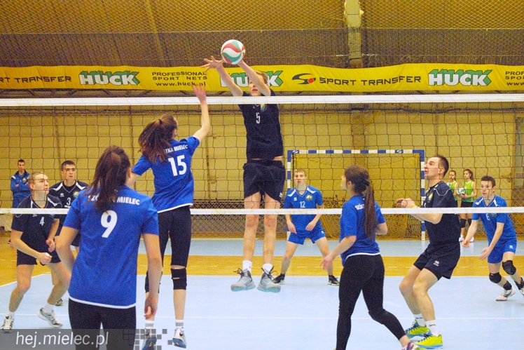 Siatkarze kontra siatkarki