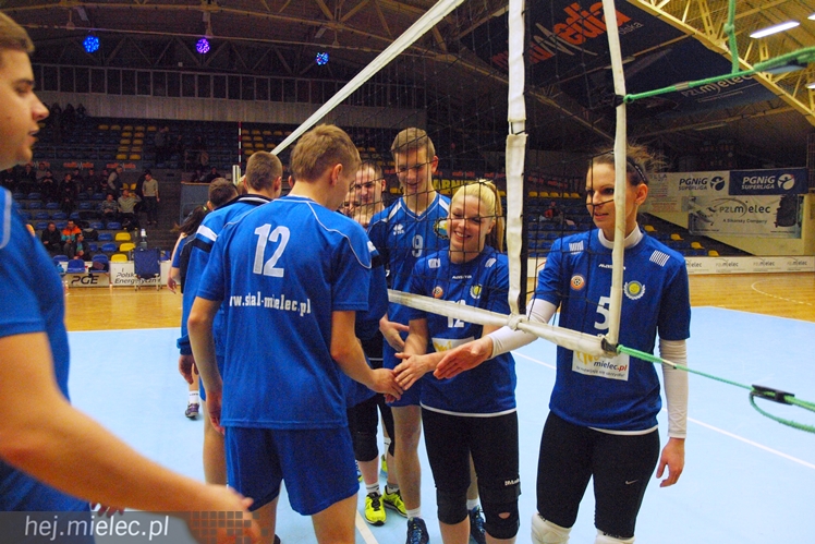 Siatkarze kontra siatkarki