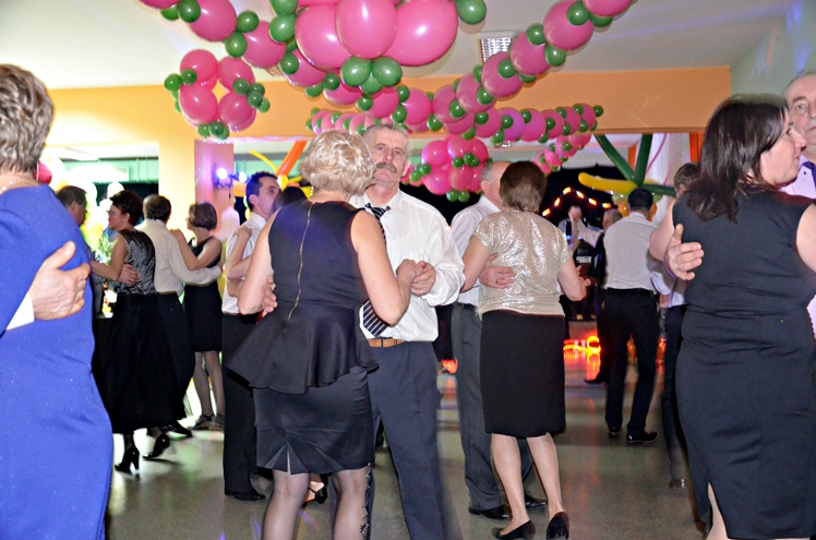 Tradycja sylwestrów ?Nowego Życia? kontynuowana. Kilkadziesiąt osób przywitało Nowy Rok 2015