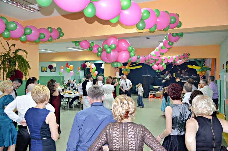 Tradycja sylwestrów ?Nowego Życia? kontynuowana. Kilkadziesiąt osób przywitało Nowy Rok 2015