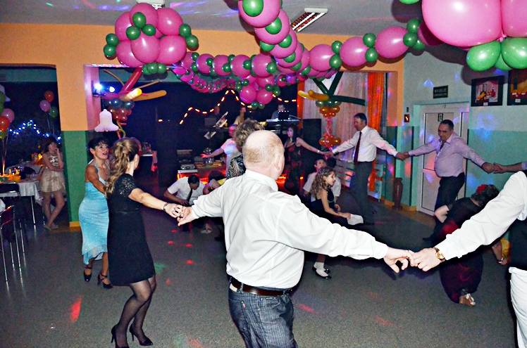 Tradycja sylwestrów ?Nowego Życia? kontynuowana. Kilkadziesiąt osób przywitało Nowy Rok 2015