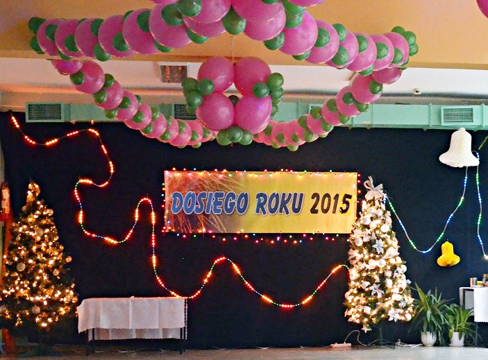 Tradycja sylwestrów ?Nowego Życia? kontynuowana. Kilkadziesiąt osób przywitało Nowy Rok 2015