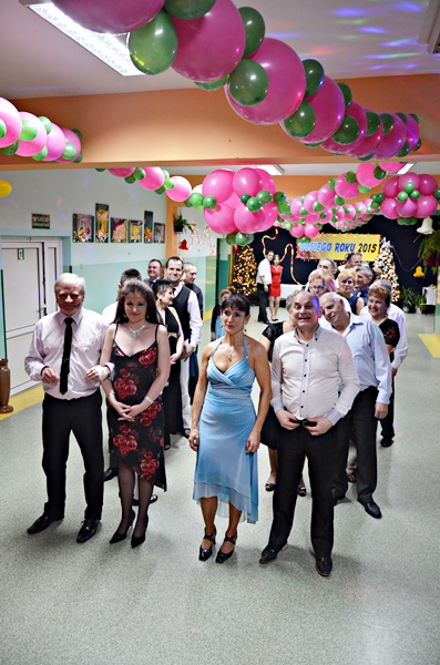 Tradycja sylwestrów ?Nowego Życia? kontynuowana. Kilkadziesiąt osób przywitało Nowy Rok 2015