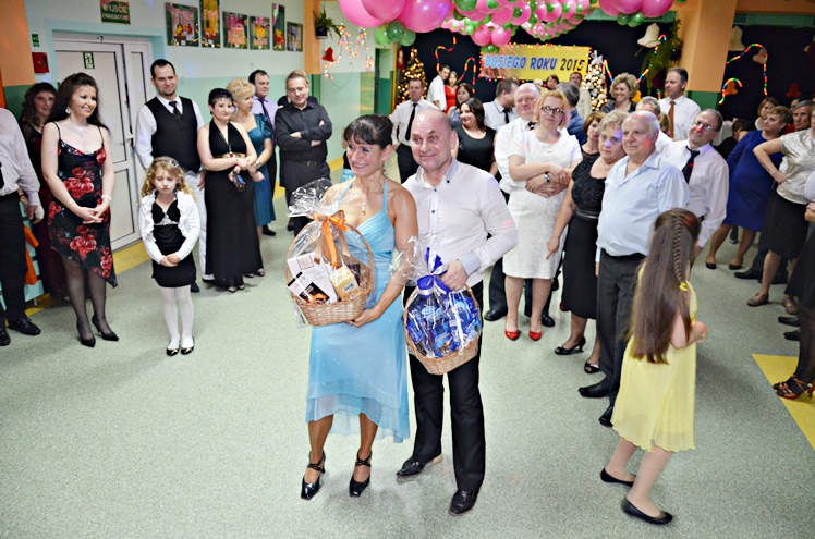 Tradycja sylwestrów ?Nowego Życia? kontynuowana. Kilkadziesiąt osób przywitało Nowy Rok 2015