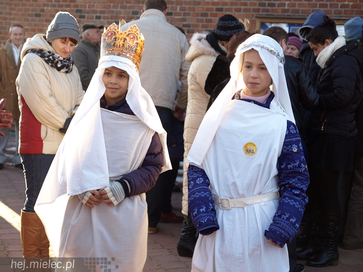 Największe jasełka uliczne: Orszak Trzech Króli w Chorzelowie