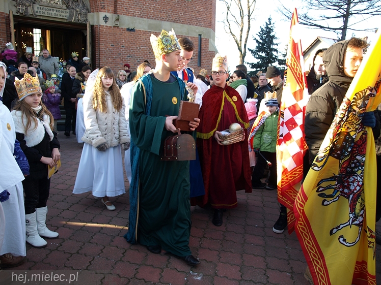 Największe jasełka uliczne: Orszak Trzech Króli w Chorzelowie