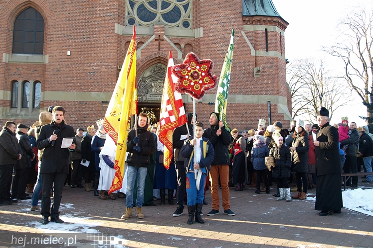 Największe jasełka uliczne: Orszak Trzech Króli w Chorzelowie