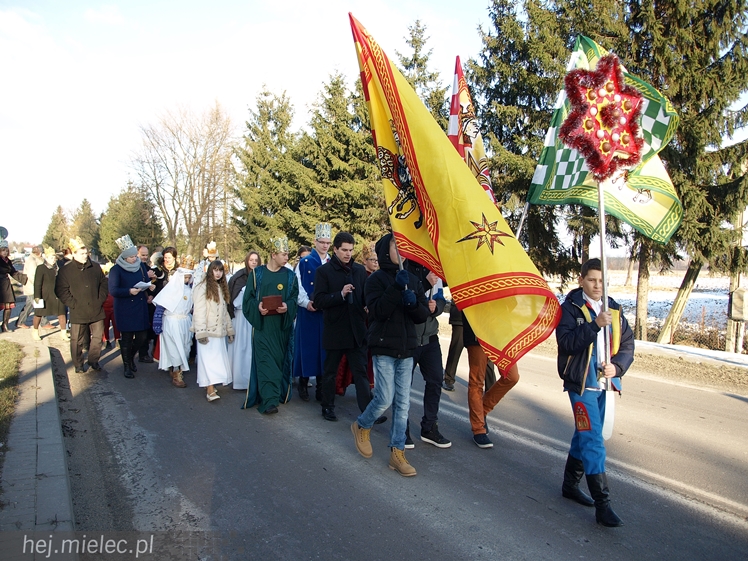 Największe jasełka uliczne: Orszak Trzech Króli w Chorzelowie