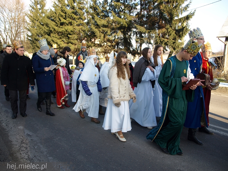 Największe jasełka uliczne: Orszak Trzech Króli w Chorzelowie