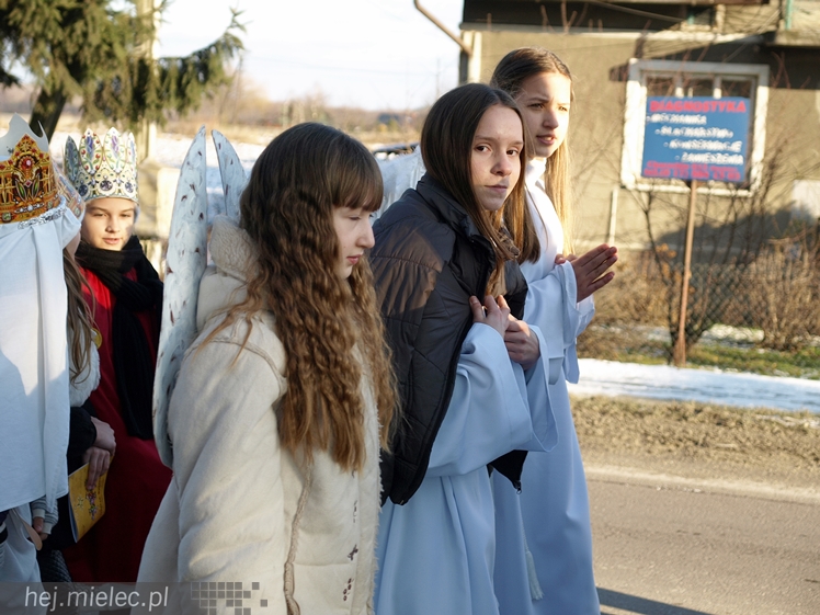 Największe jasełka uliczne: Orszak Trzech Króli w Chorzelowie