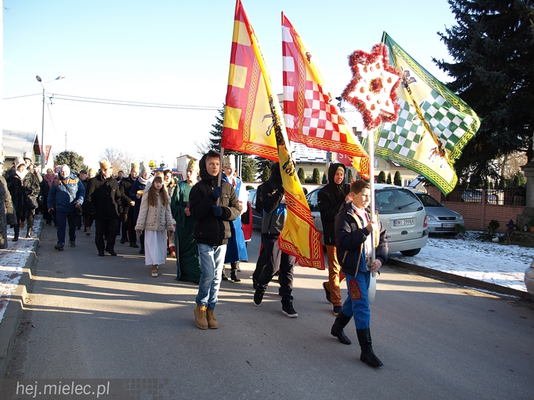 Największe jasełka uliczne: Orszak Trzech Króli w Chorzelowie