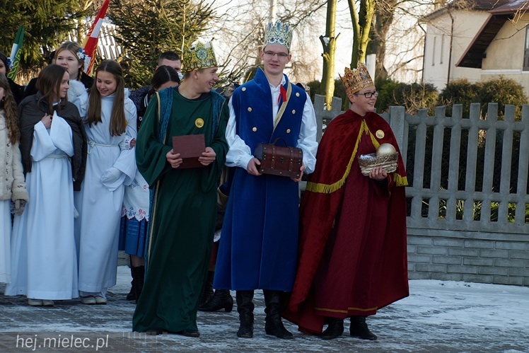 Największe jasełka uliczne: Orszak Trzech Króli w Chorzelowie