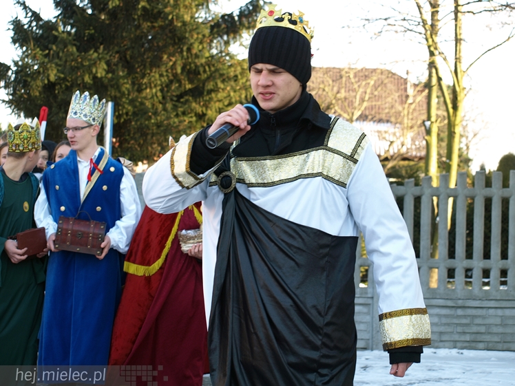 Największe jasełka uliczne: Orszak Trzech Króli w Chorzelowie