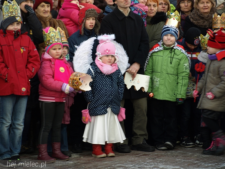 Największe jasełka uliczne: Orszak Trzech Króli w Chorzelowie