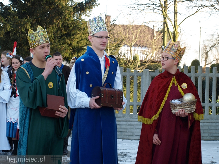 Największe jasełka uliczne: Orszak Trzech Króli w Chorzelowie