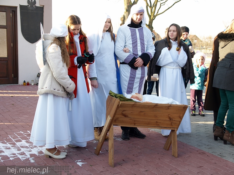 Największe jasełka uliczne: Orszak Trzech Króli w Chorzelowie