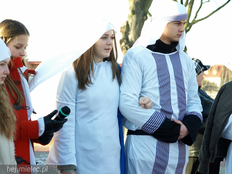 Największe jasełka uliczne: Orszak Trzech Króli w Chorzelowie