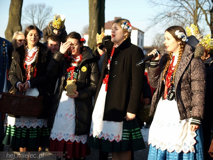 Największe jasełka uliczne: Orszak Trzech Króli w Chorzelowie