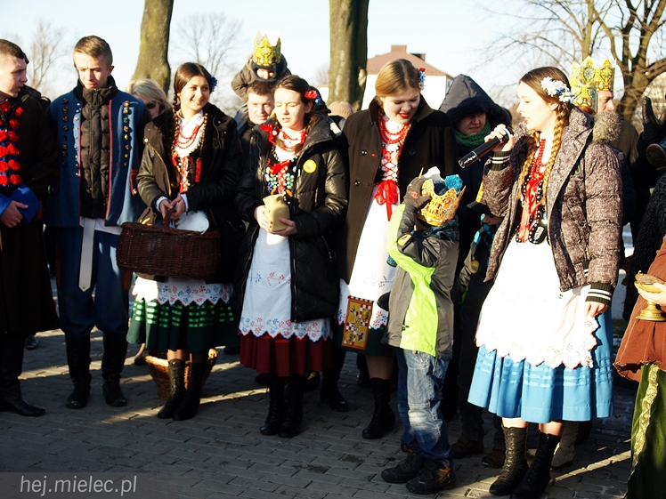Największe jasełka uliczne: Orszak Trzech Króli w Chorzelowie