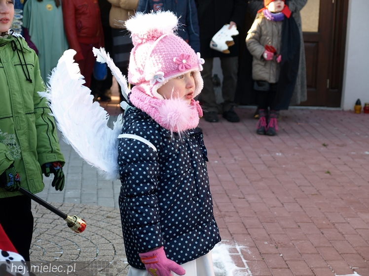 Największe jasełka uliczne: Orszak Trzech Króli w Chorzelowie