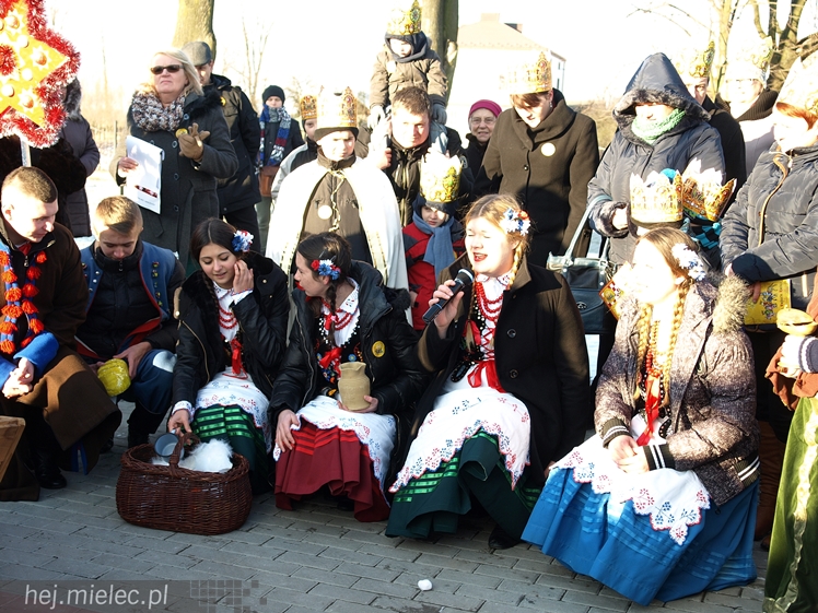 Największe jasełka uliczne: Orszak Trzech Króli w Chorzelowie