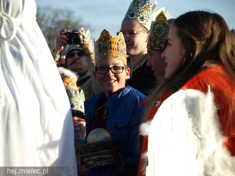 Największe jasełka uliczne: Orszak Trzech Króli w Chorzelowie