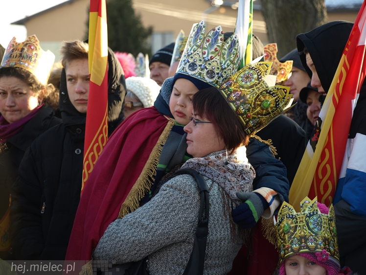 Największe jasełka uliczne: Orszak Trzech Króli w Chorzelowie