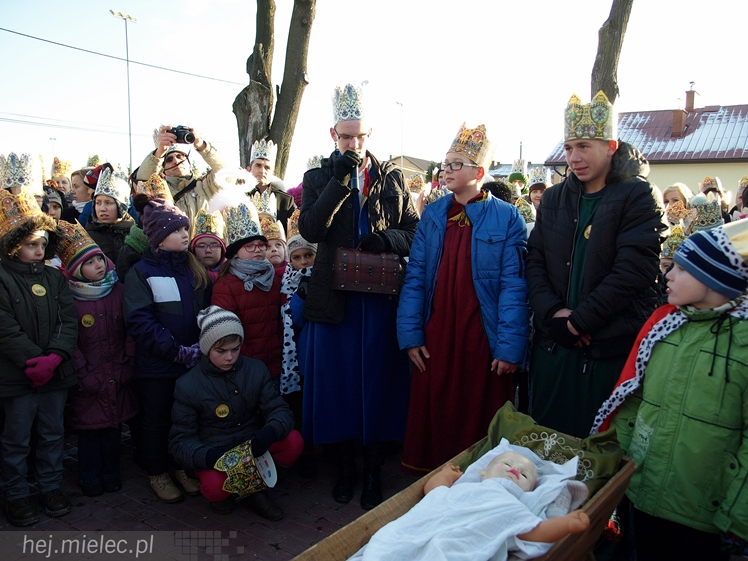 Największe jasełka uliczne: Orszak Trzech Króli w Chorzelowie