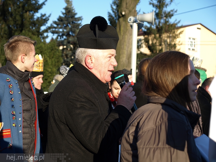 Największe jasełka uliczne: Orszak Trzech Króli w Chorzelowie