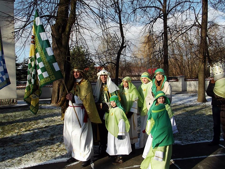 Orszak Trzech Króli przeszedł ulicami Partyni