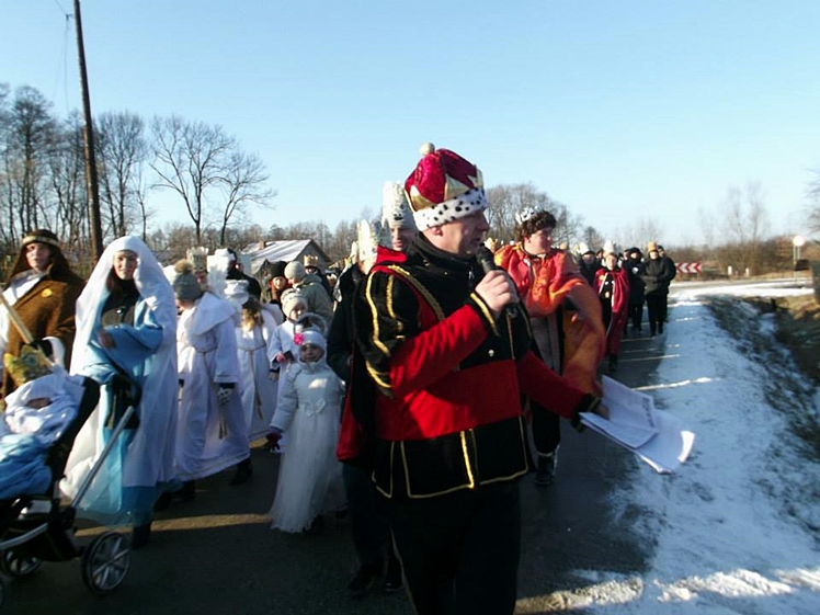 Orszak Trzech Króli przeszedł ulicami Partyni