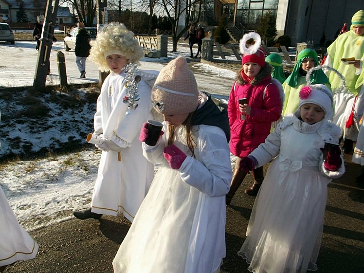 Orszak Trzech Króli przeszedł ulicami Partyni