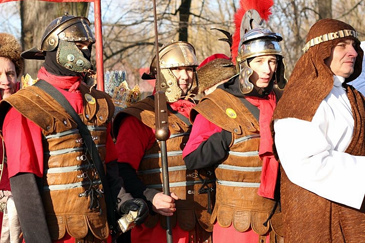 Orszak Trzech Króli przeszedł ulicami Partyni