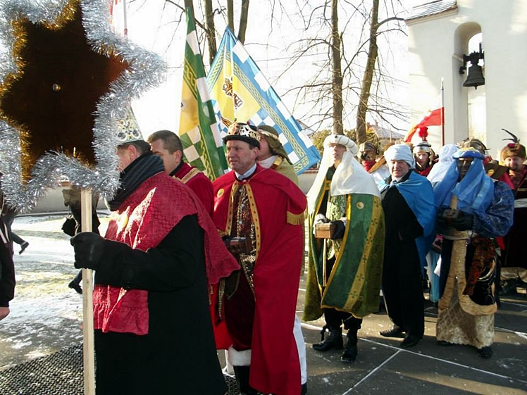 Orszak Trzech Króli przeszedł ulicami Partyni